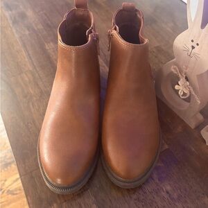 Cat & Jack Tan Slip-On Chelsea Boots